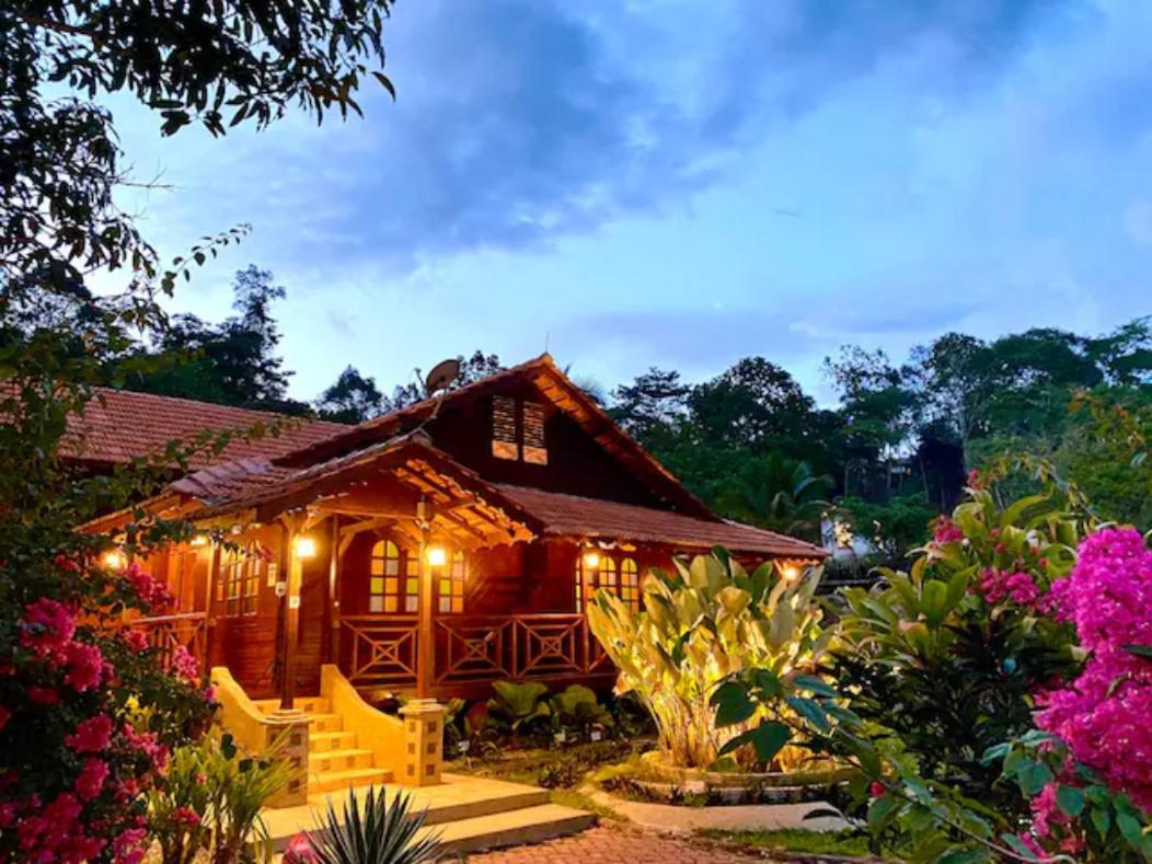 Dlina Janda Baik Villa *