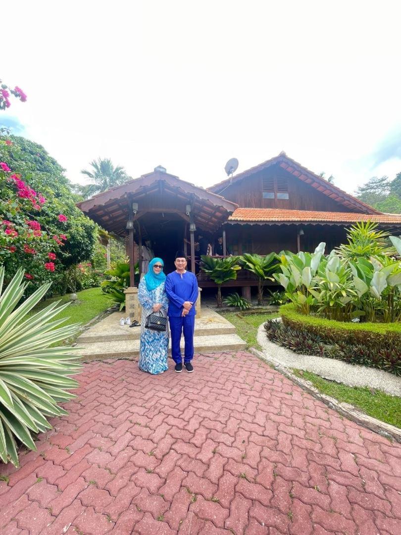 Dlina Janda Baik