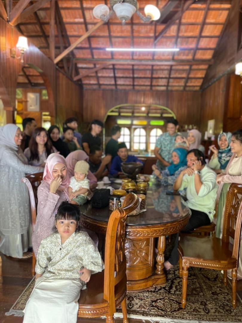 Dlina Janda Baik Vila *